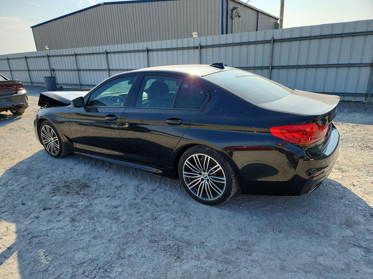 2020 BMW 530 I - zdjęcie 2