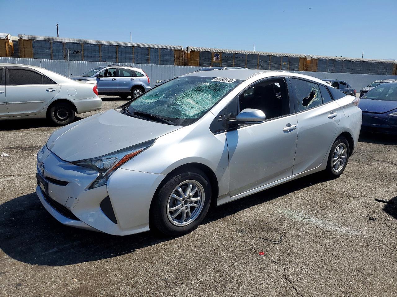 2016 Toyota Prius Three - zdjęcie główne