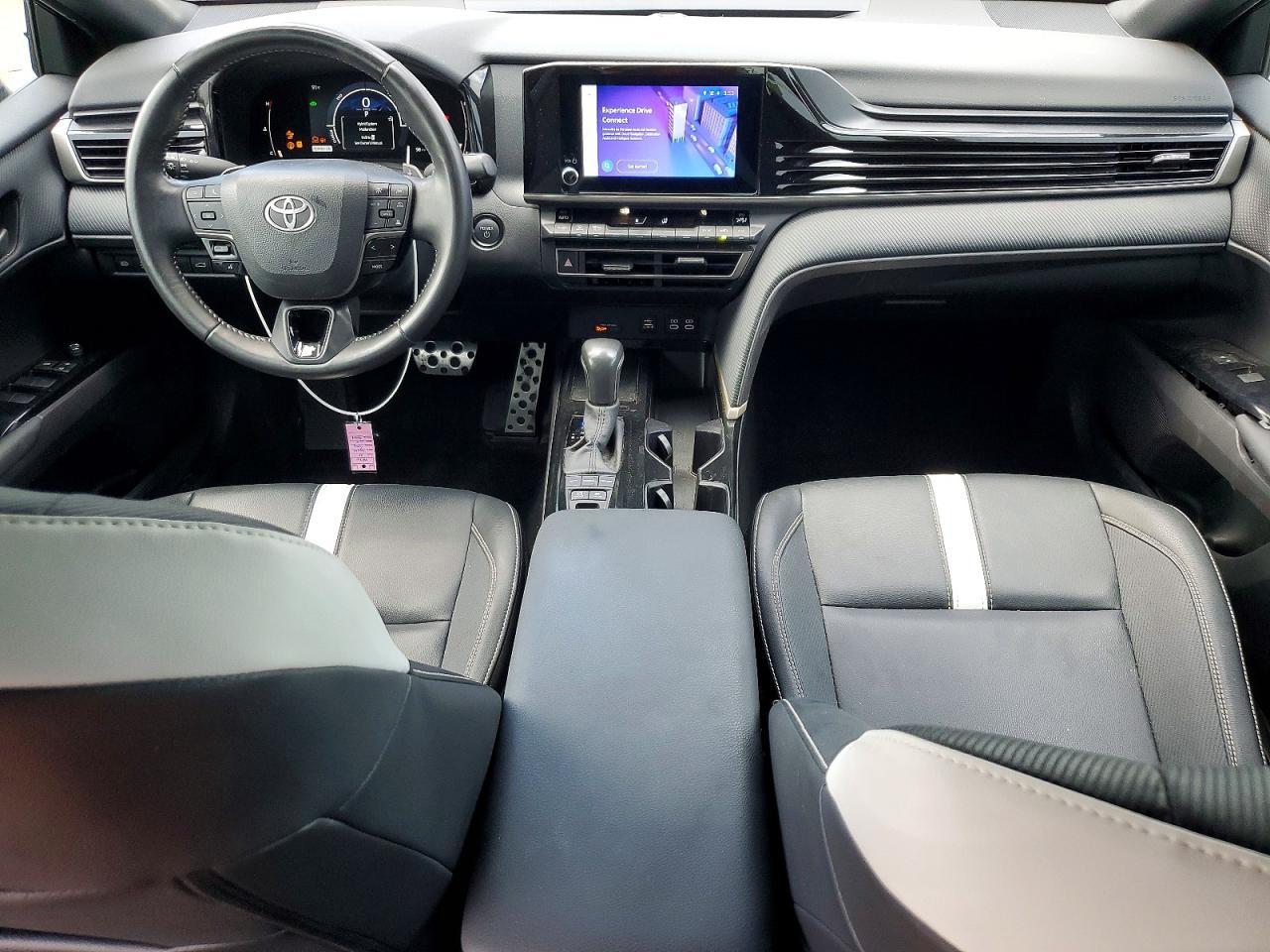 2025 Toyota Camry Se - zdjęcie 8