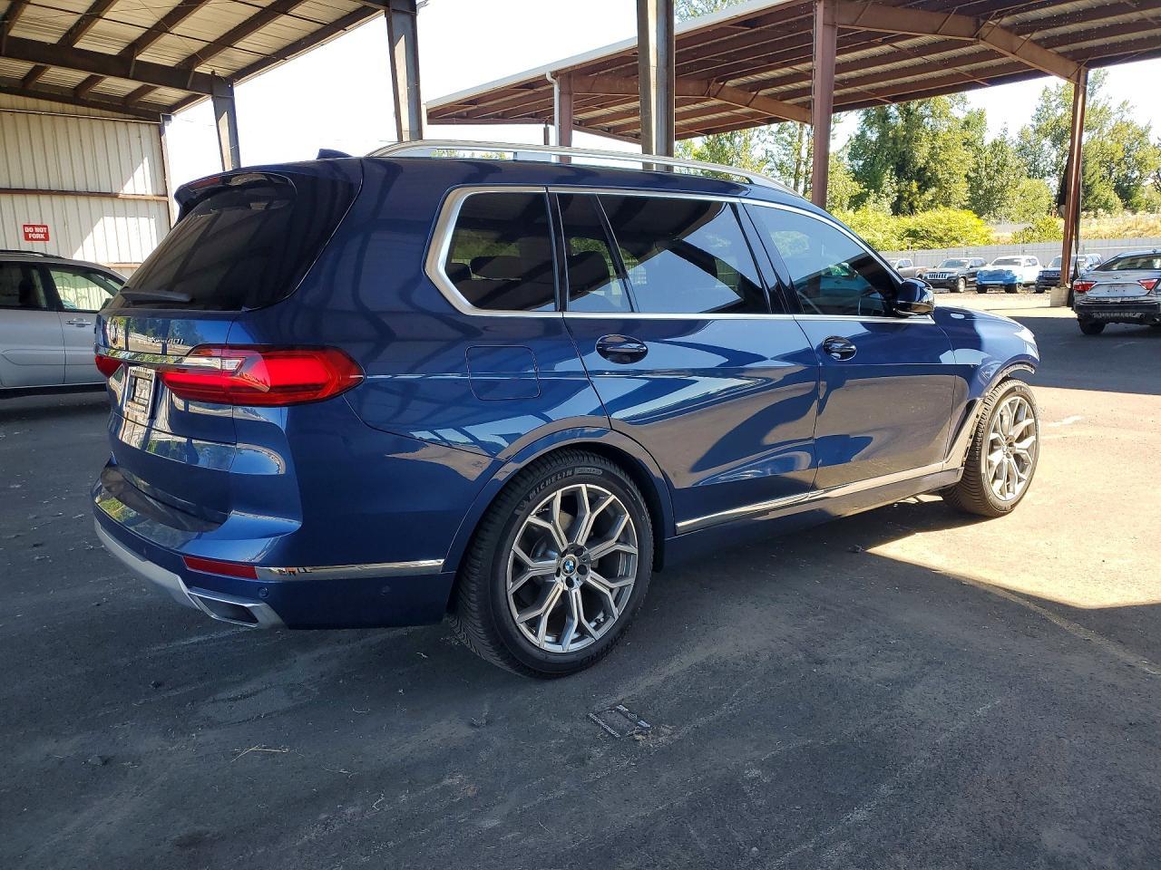 2020 BMW X7 xDrive40I - zdjęcie 3