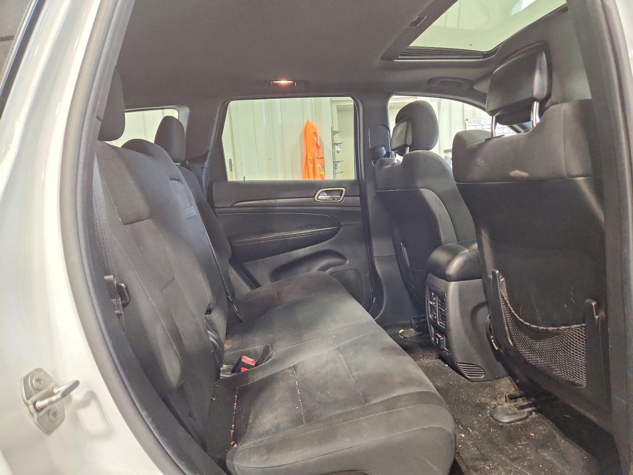 2015 Jeep Grand Cherokee Laredo - zdjęcie 11
