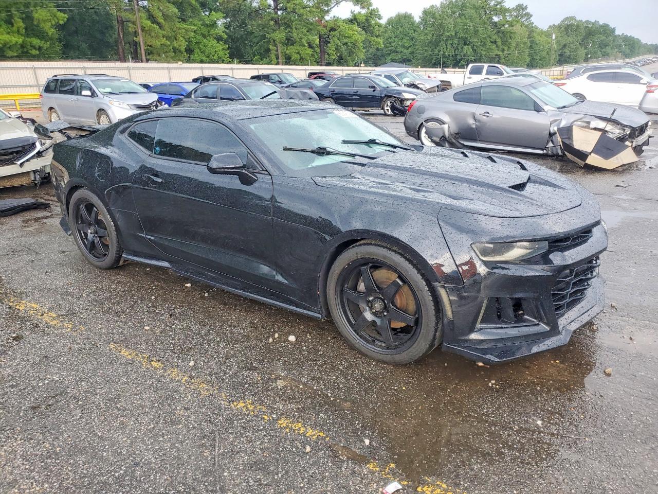 2017 Chevrolet Camaro Lt - zdjęcie 4