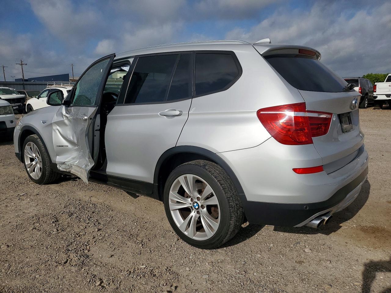 2016 BMW X3 Sdrive28I - zdjęcie 2