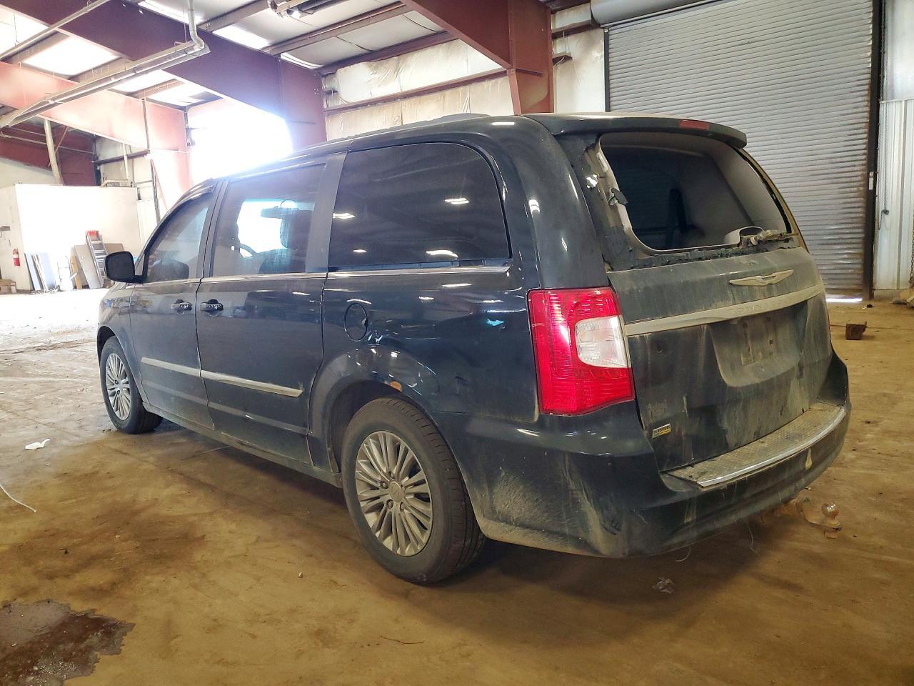 2016 Chrysler Town & Country Touring L - zdjęcie 2