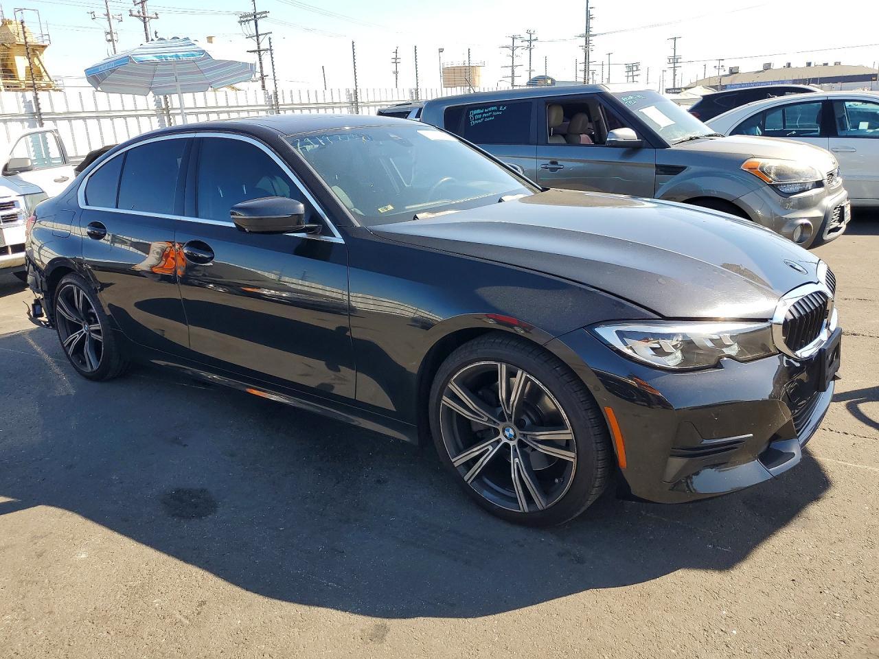 2019 BMW 330I - zdjęcie 4