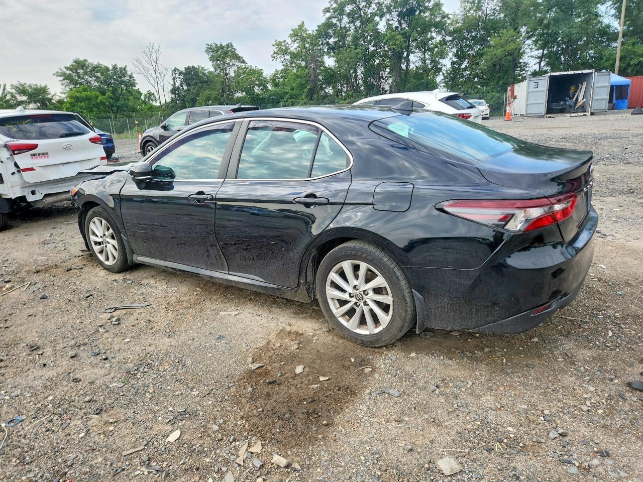 2023 Toyota Camry Le - zdjęcie 2