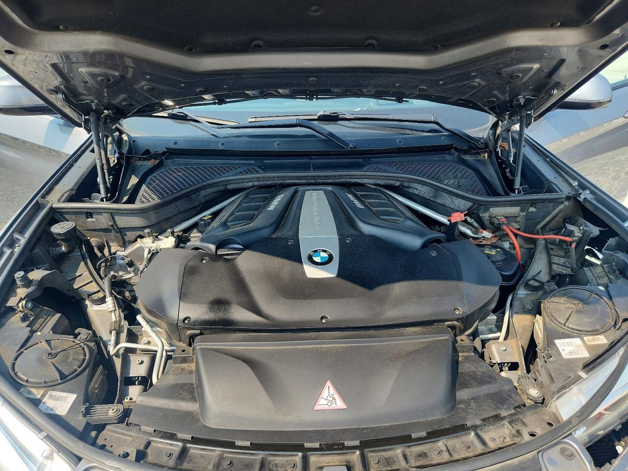 2015 BMW X6 xDrive50I - zdjęcie 12