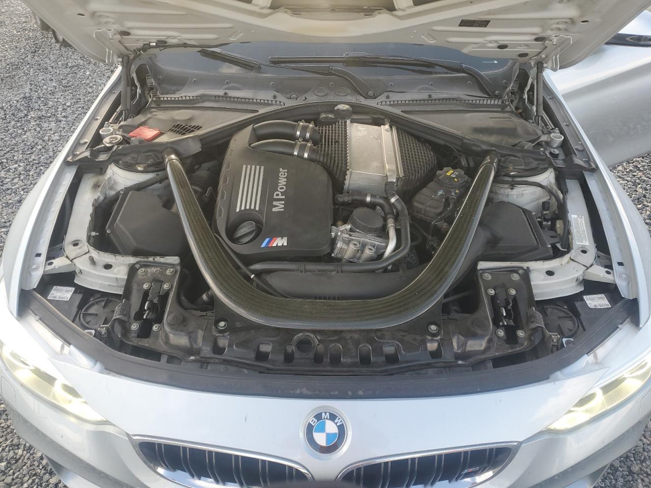 2015 BMW M4 - zdjęcie 11
