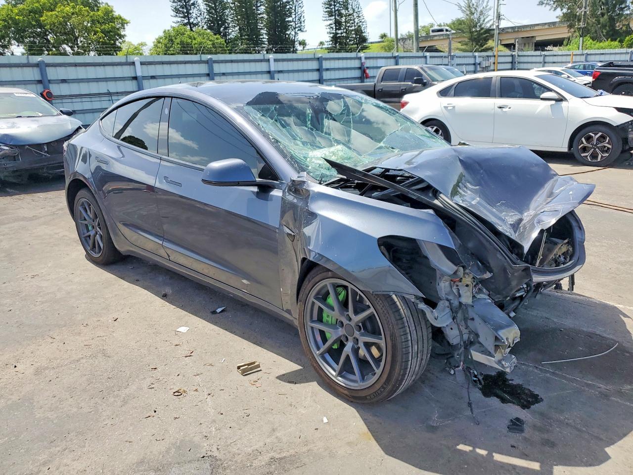 2023 Tesla Model 3 - zdjęcie 4
