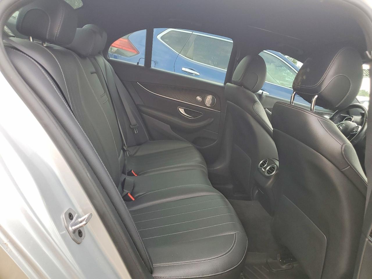 2020 Mercedes-Benz E 350 4Matic - zdjęcie 10