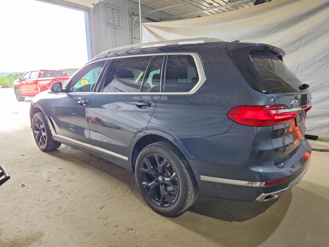 2022 BMW X7 xDrive40I - zdjęcie 2