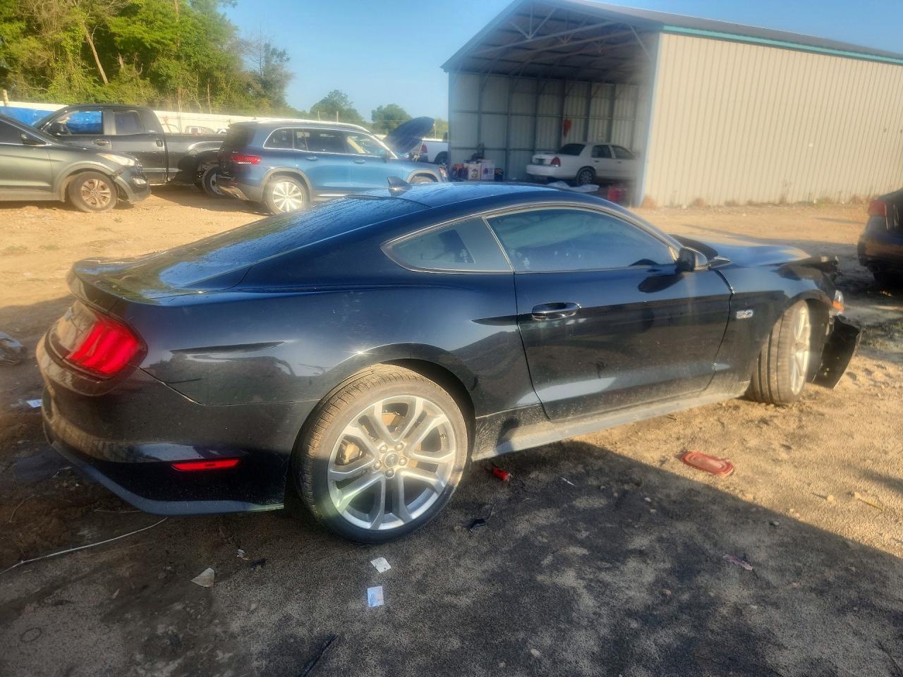 2020 Ford Mustang Gt - zdjęcie 3