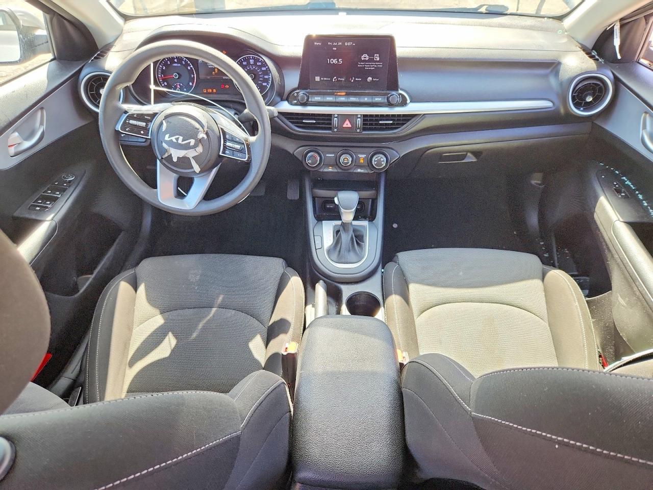 2023 Kia Forte Lxs - zdjęcie 8