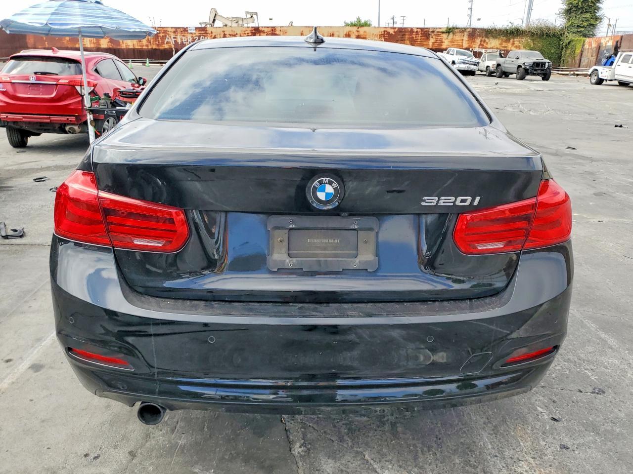 2017 BMW 320 I - zdjęcie 6