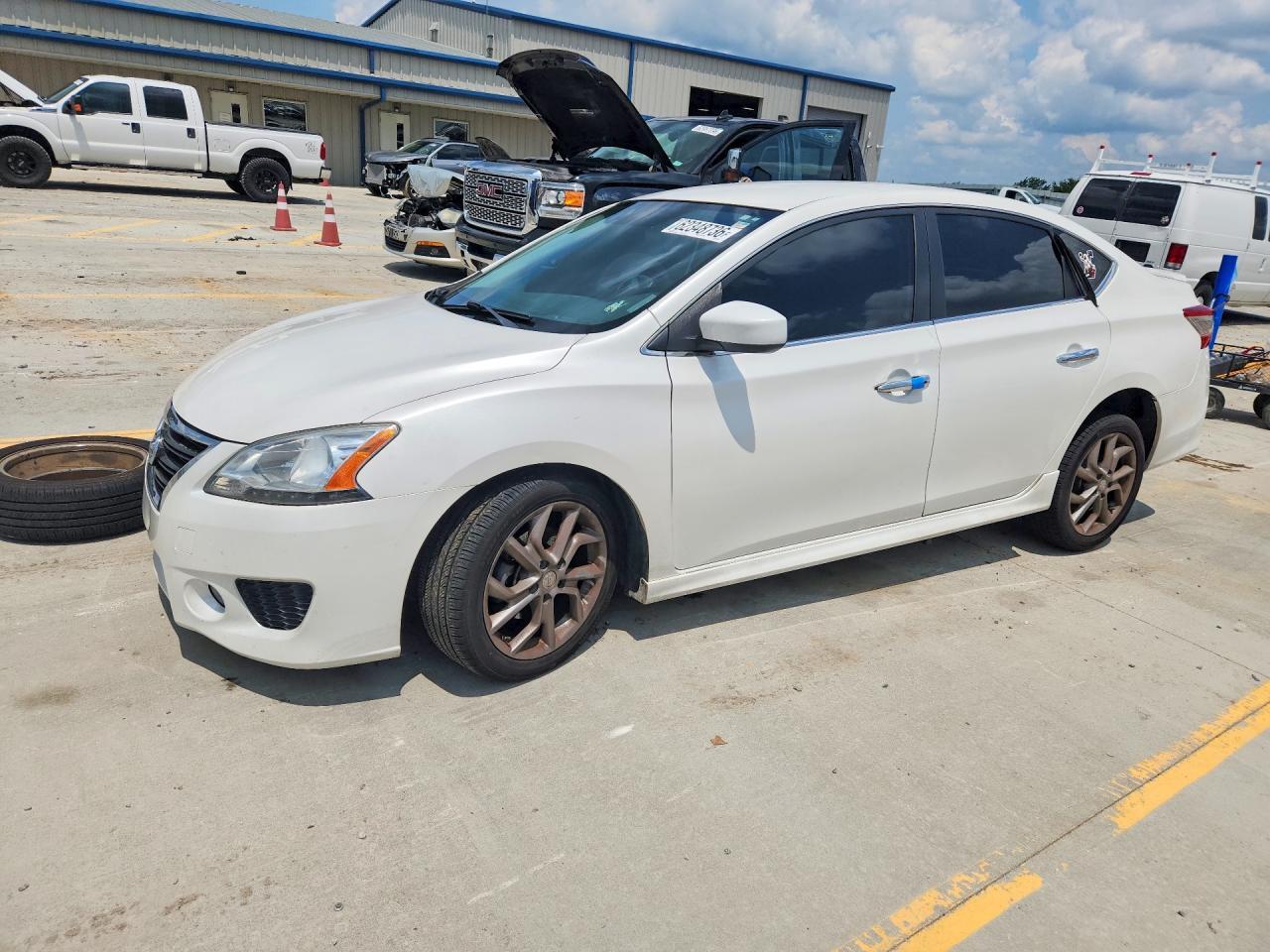 2013 Nissan Sentra S - zdjęcie główne