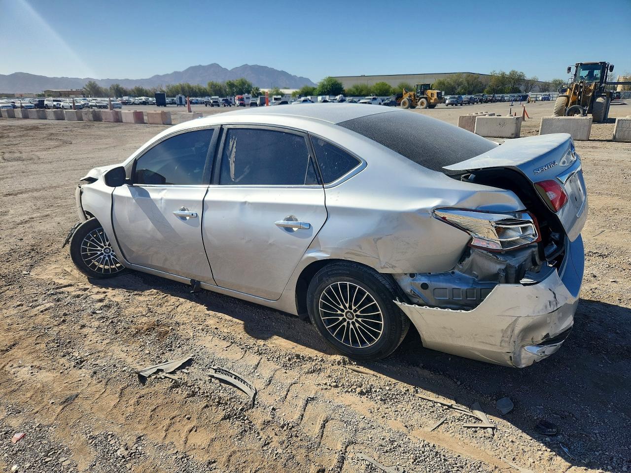 2018 Nissan Sentra S - zdjęcie 2