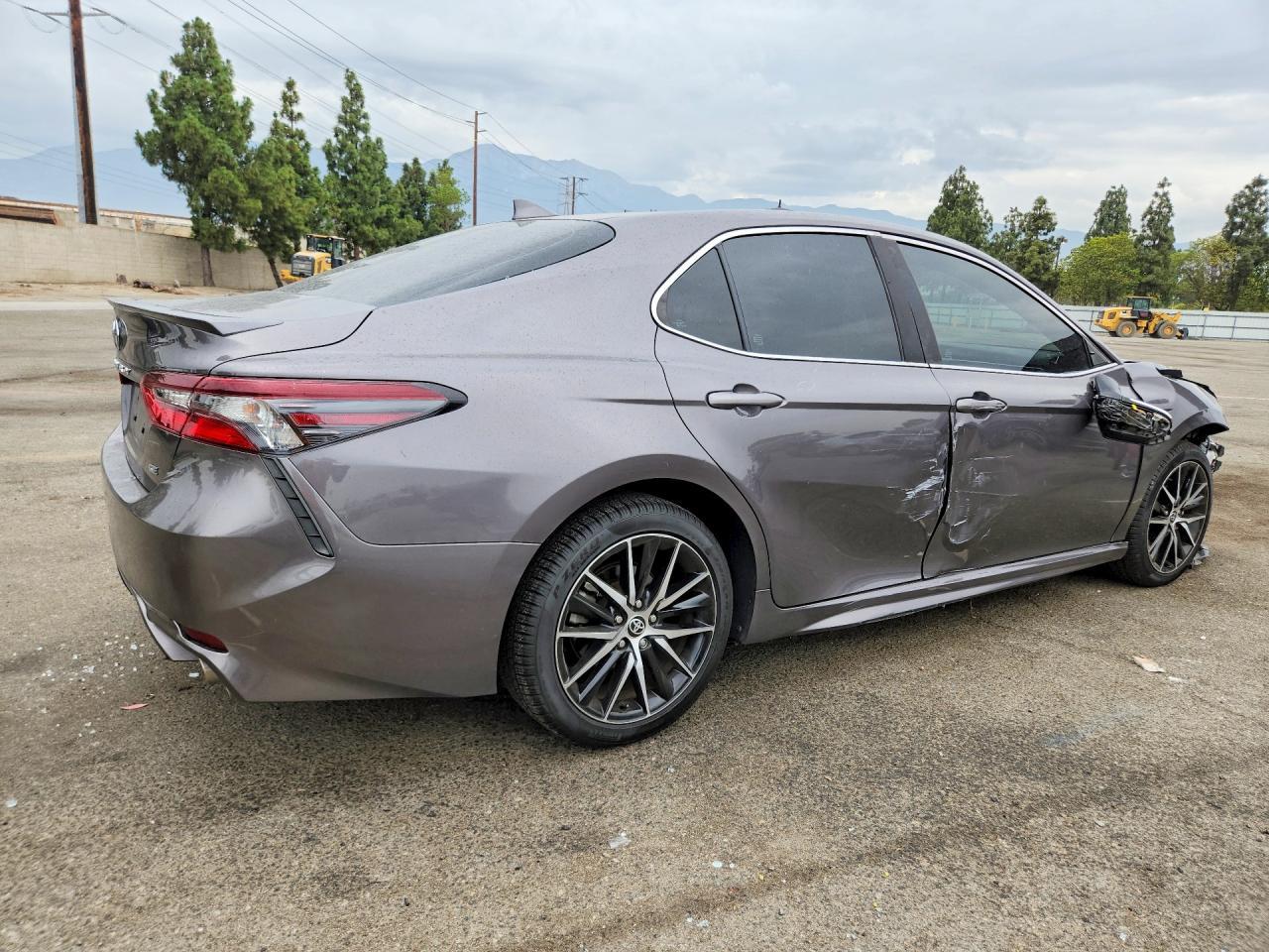 2023 Toyota Camry Se - zdjęcie 3