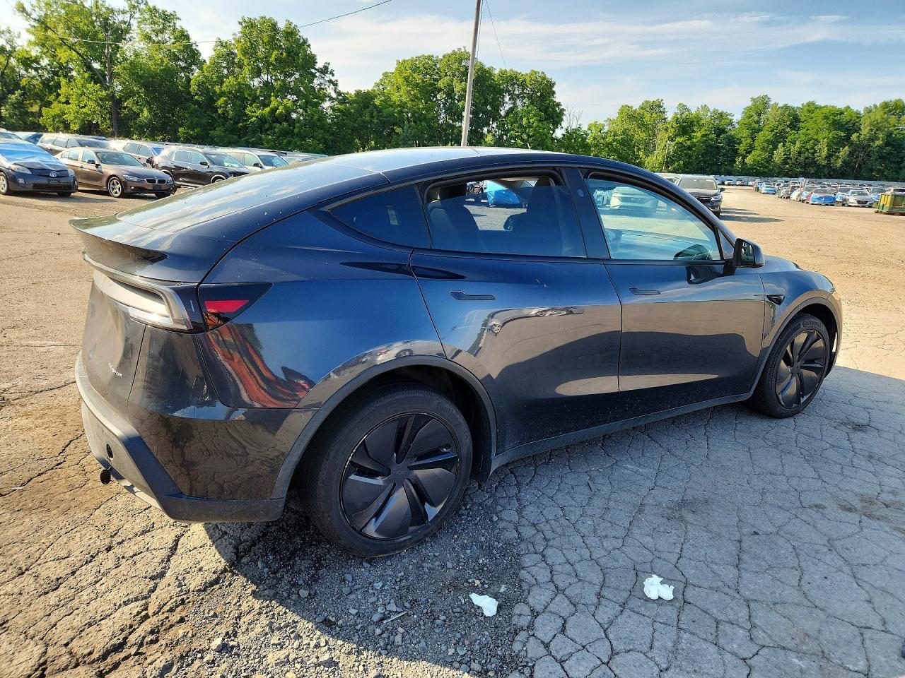 2026 Tesla Model Y - zdjęcie 3