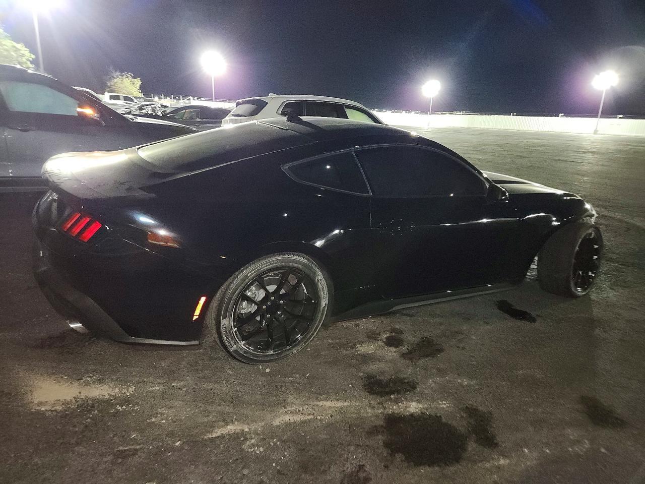 2026 Ford Mustang Ecoboost Fastback - zdjęcie 3