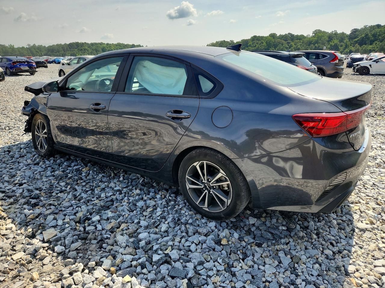 2024 Kia Forte Lxs - zdjęcie 2