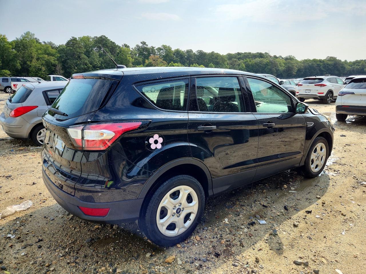 2017 Ford Escape S - zdjęcie 3