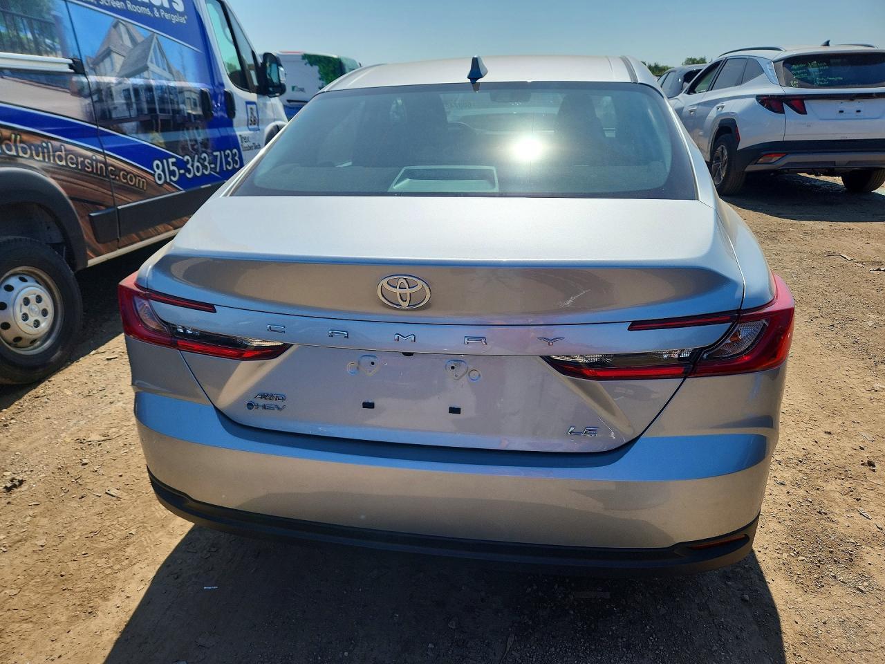 2026 Toyota Camry Le - zdjęcie 6