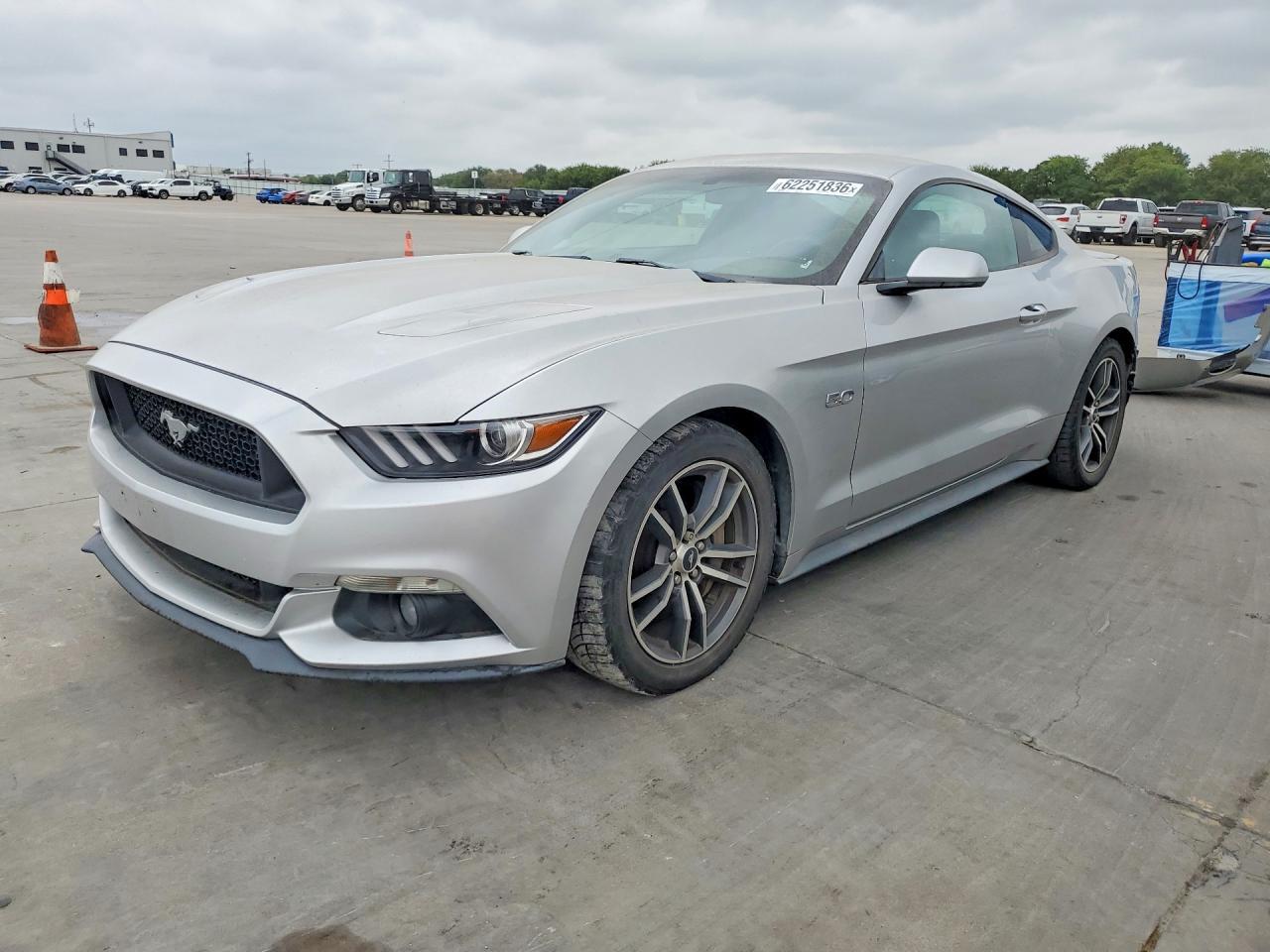 2017 Ford Mustang Gt - zdjęcie główne