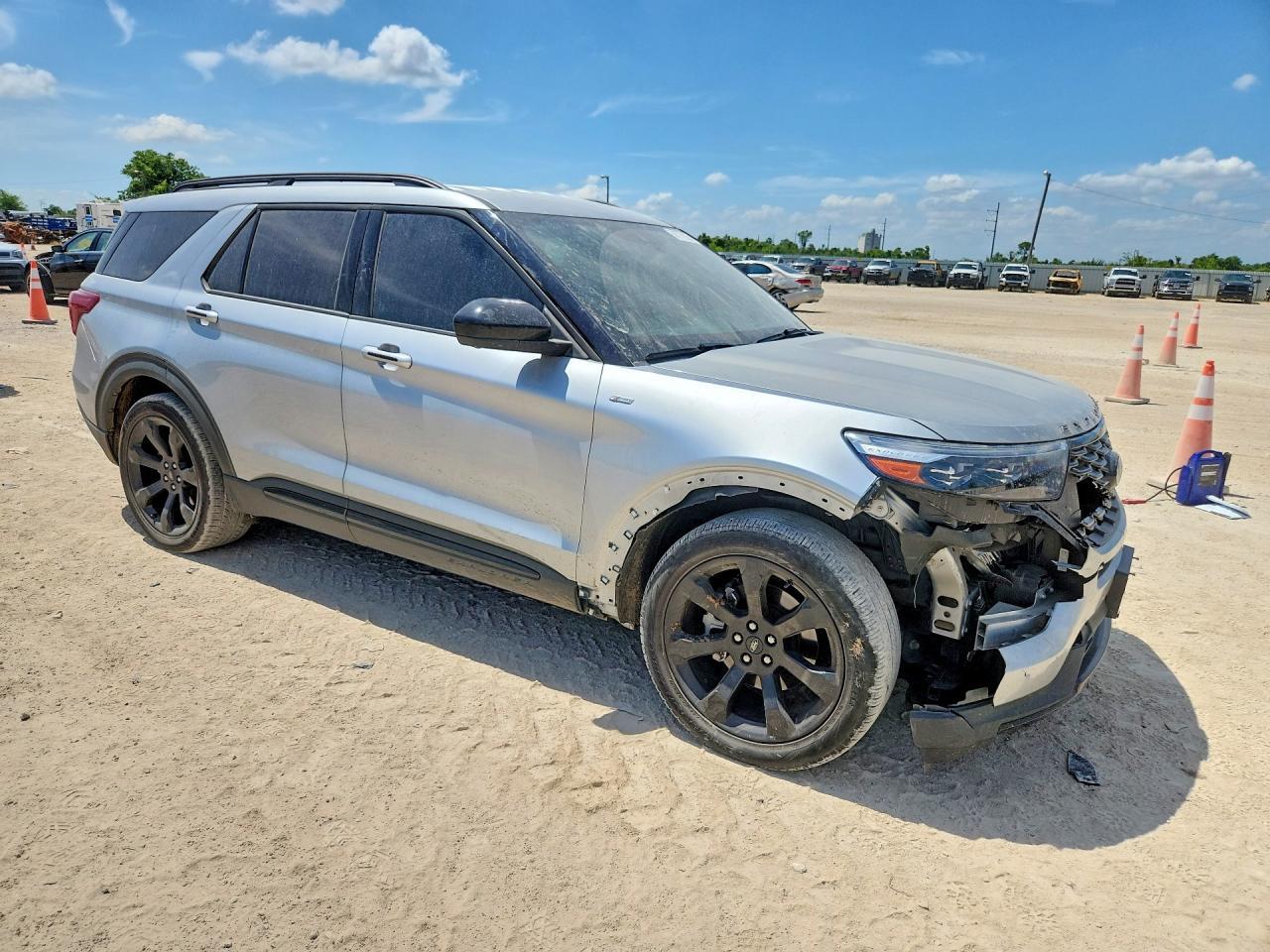 2023 Ford Explorer St-Line - zdjęcie 4
