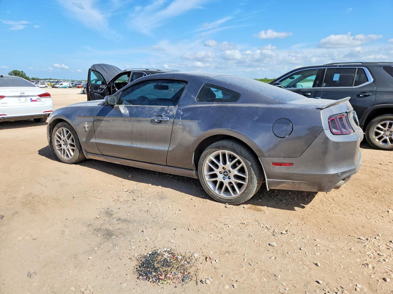 2014 Ford Mustang - zdjęcie 2