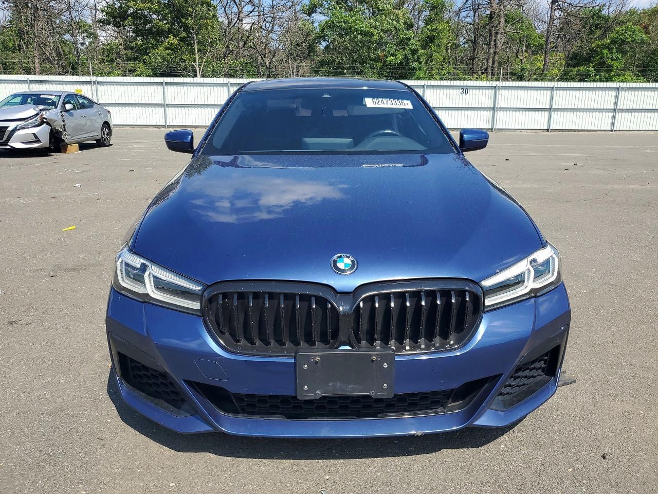 2022 BMW Seria 5 540i - zdjęcie 5