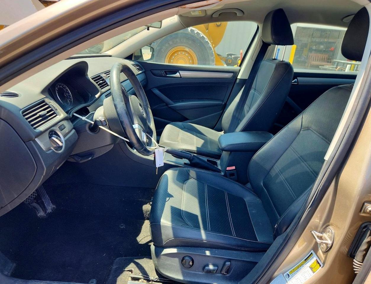 2015 Volkswagen Passat S - zdjęcie 7