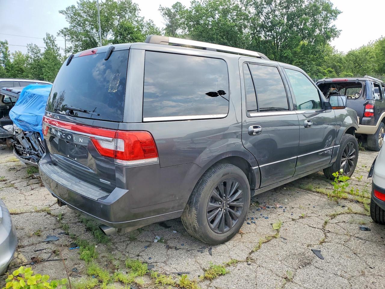 2015 Lincoln Navigator - zdjęcie 3