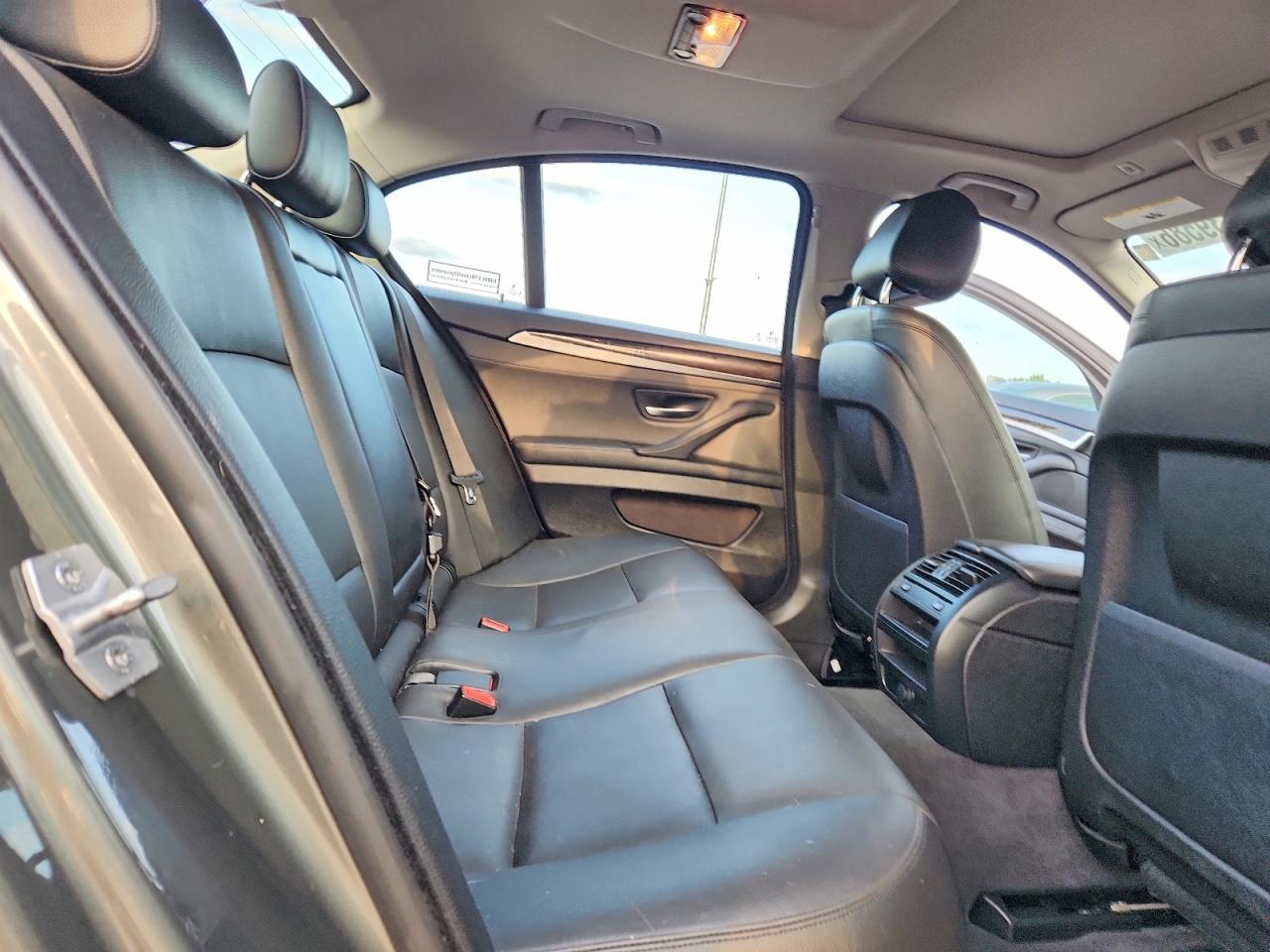 2014 BMW Seria 5 535i - zdjęcie 10