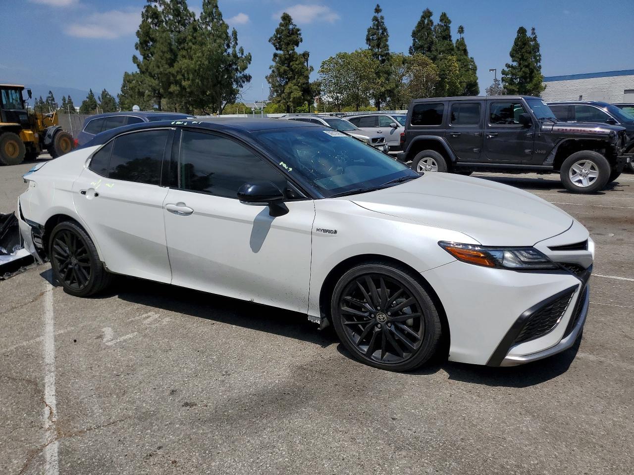 2021 Toyota Camry Xse - zdjęcie 4