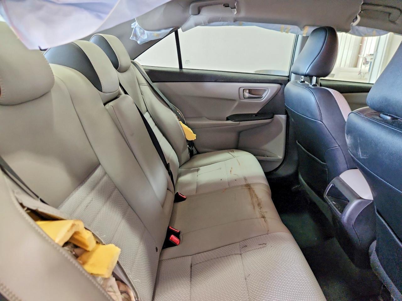 2016 Toyota Camry Se - zdjęcie 10
