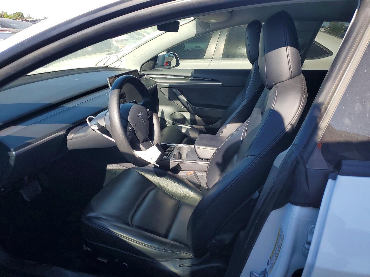 2022 Tesla Model 3 - zdjęcie 7
