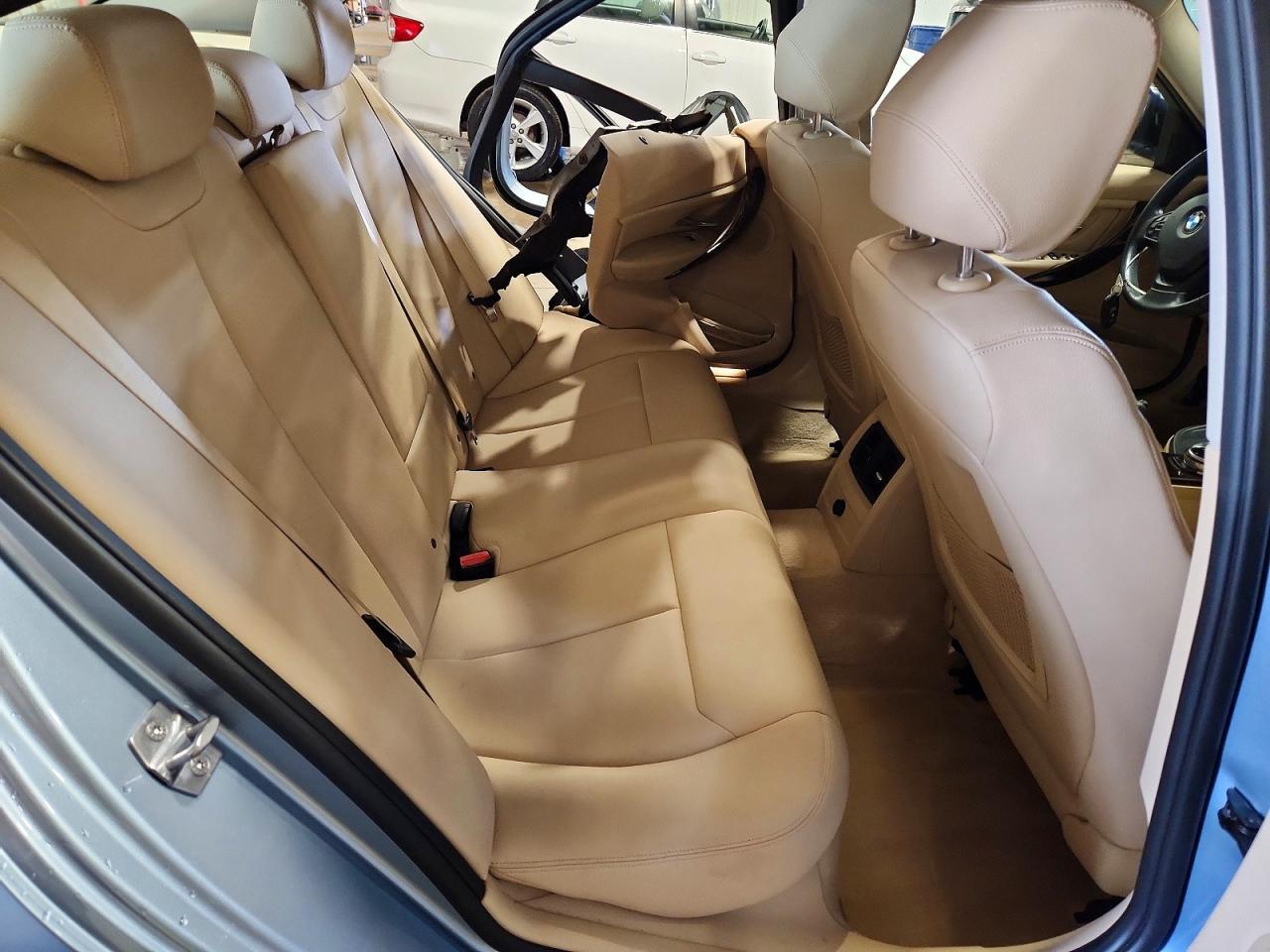 2014 BMW 320 I xDrive - zdjęcie 10
