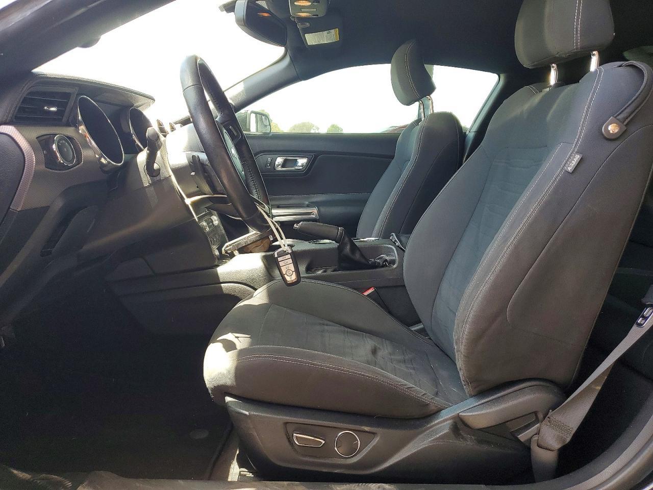 2015 Ford Mustang - zdjęcie 7