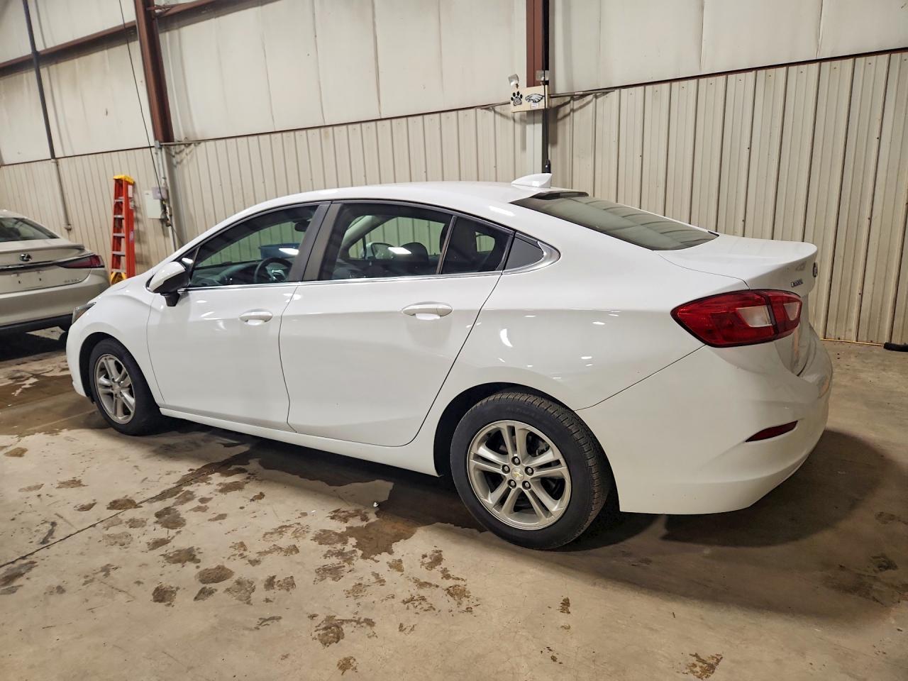 2018 Chevrolet Cruze Lt - zdjęcie 2