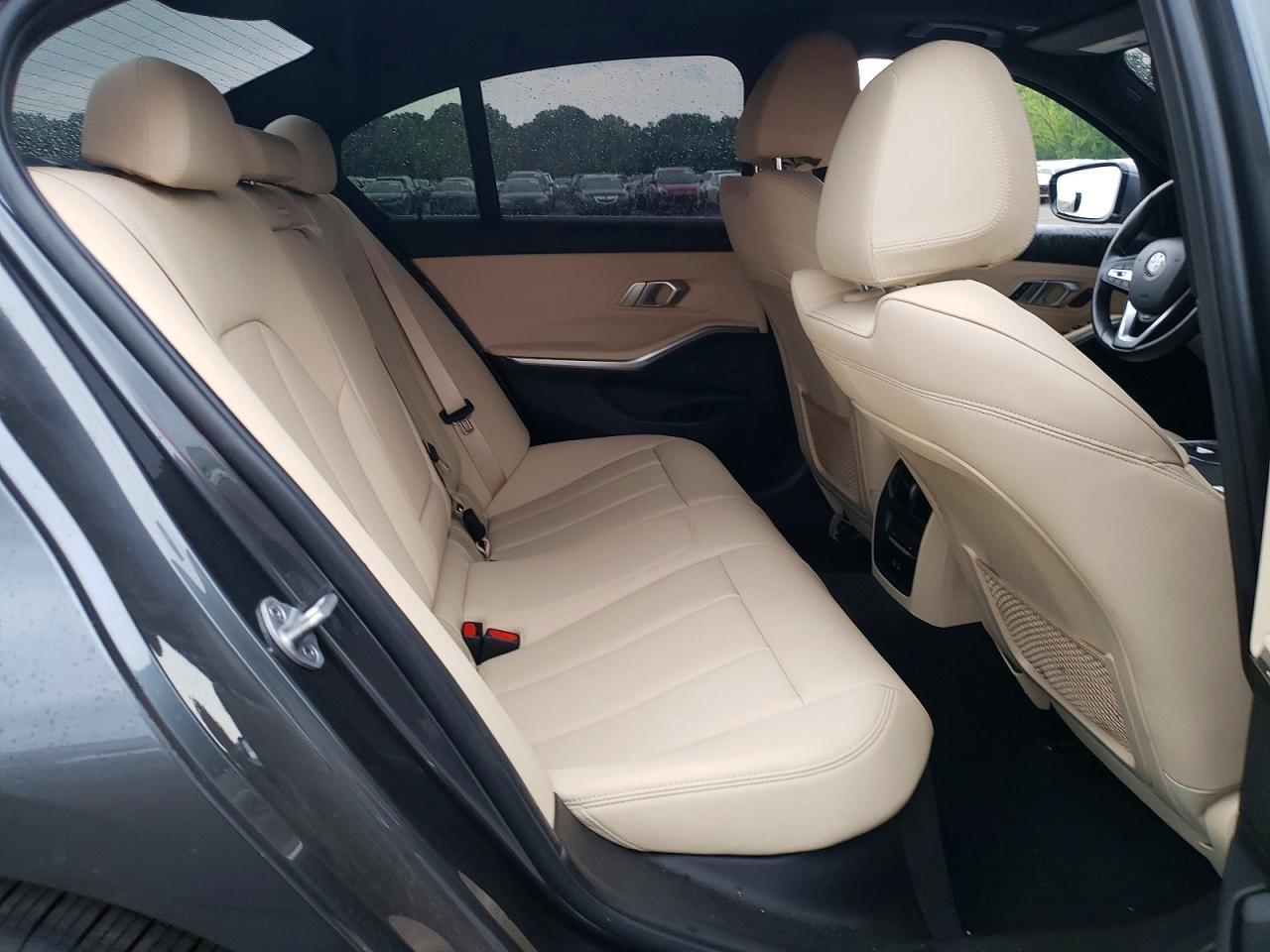 2021 BMW 330Xi - zdjęcie 10