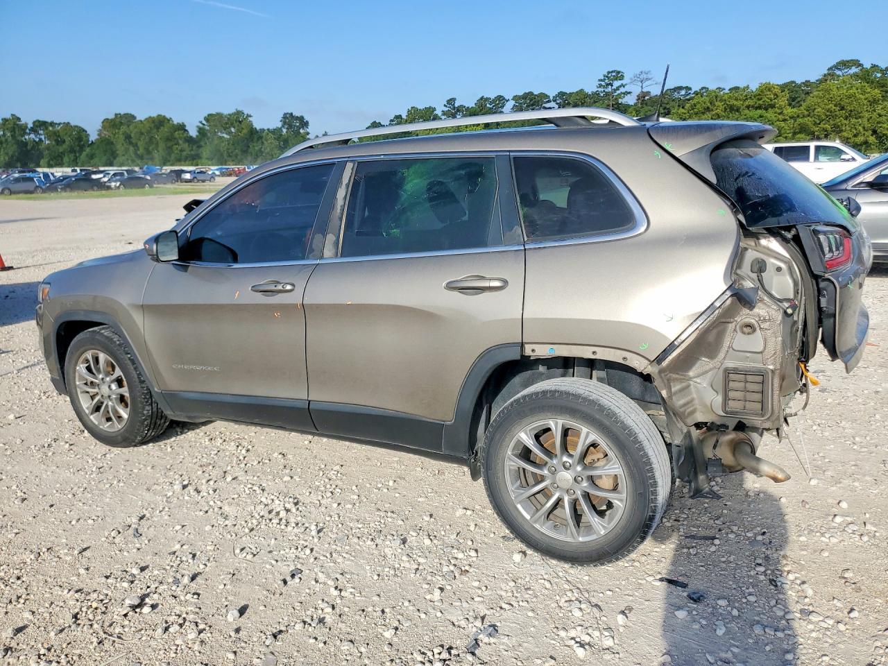 2019 Jeep Cherokee Latitude Plus - zdjęcie 2