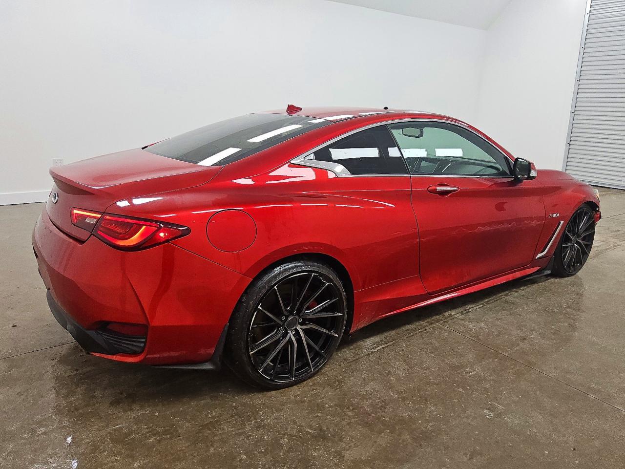 2017 Infiniti Q60 Red Sport 400 - zdjęcie 3
