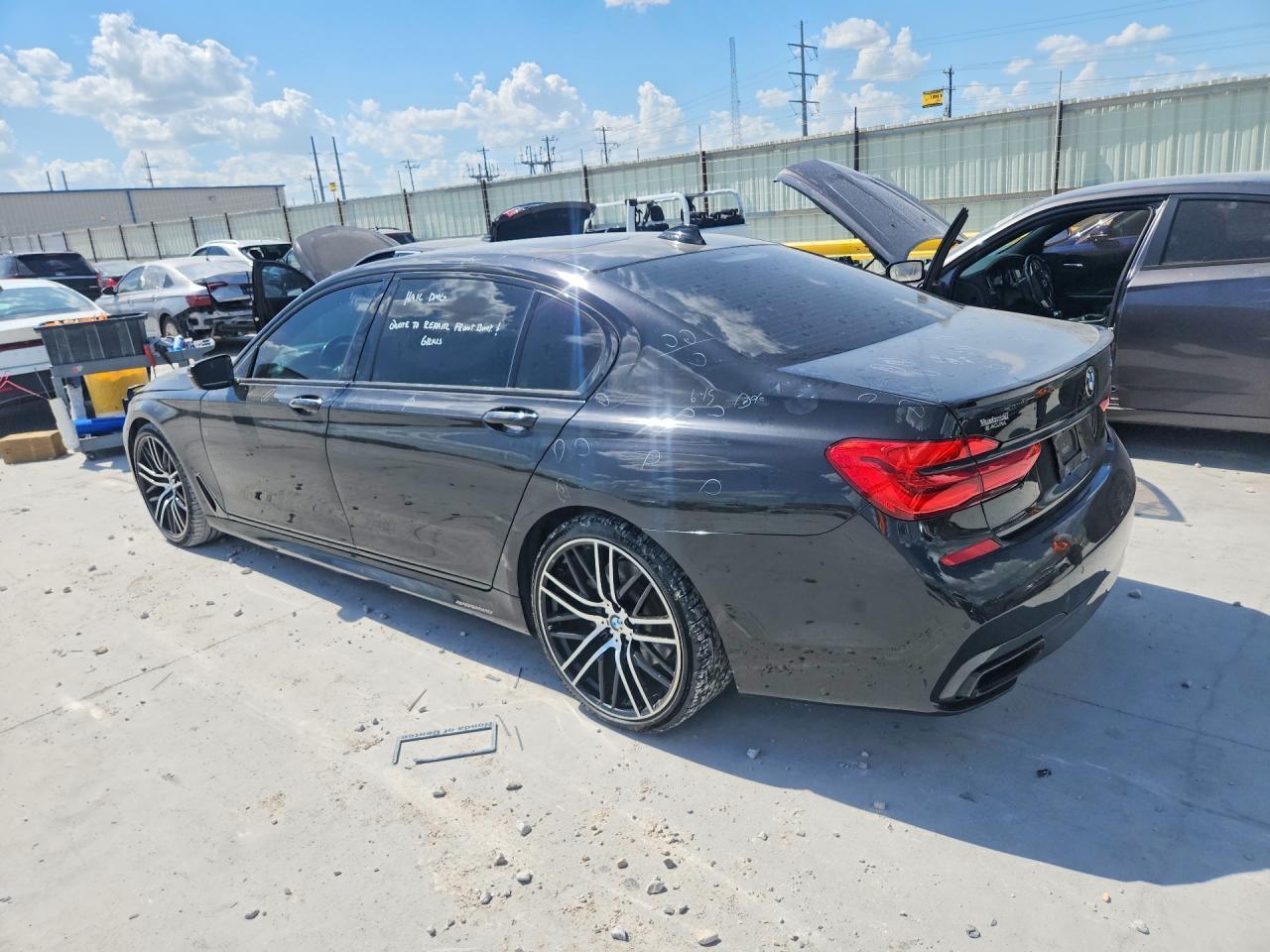 BMW Seria 7 - zdjęcie 2