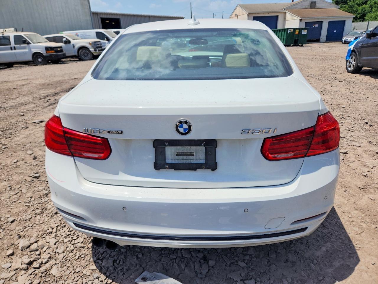 2017 BMW Seria 3 330i - zdjęcie 6