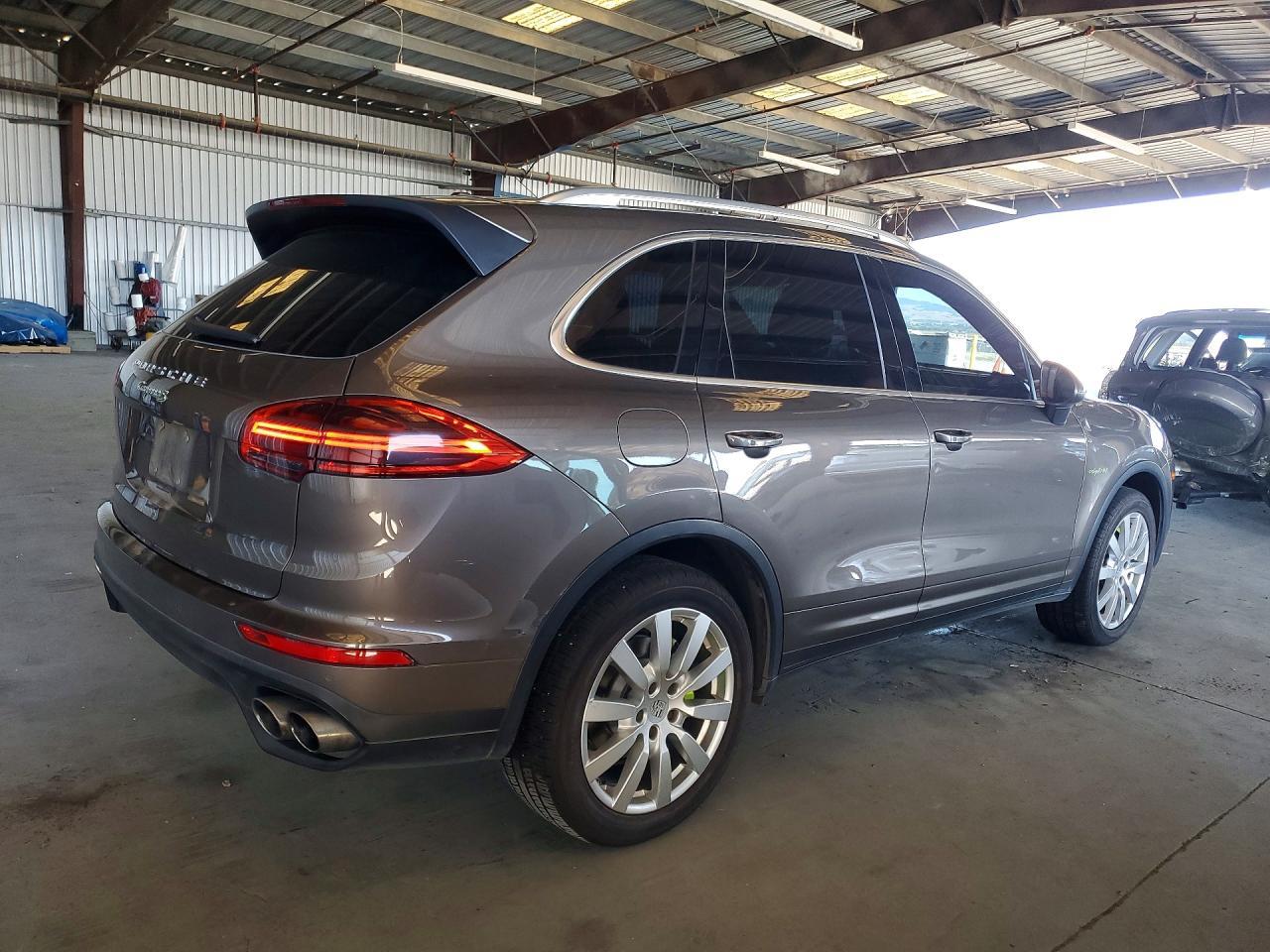 2016 Porsche Cayenne Se Hybrid - zdjęcie 3