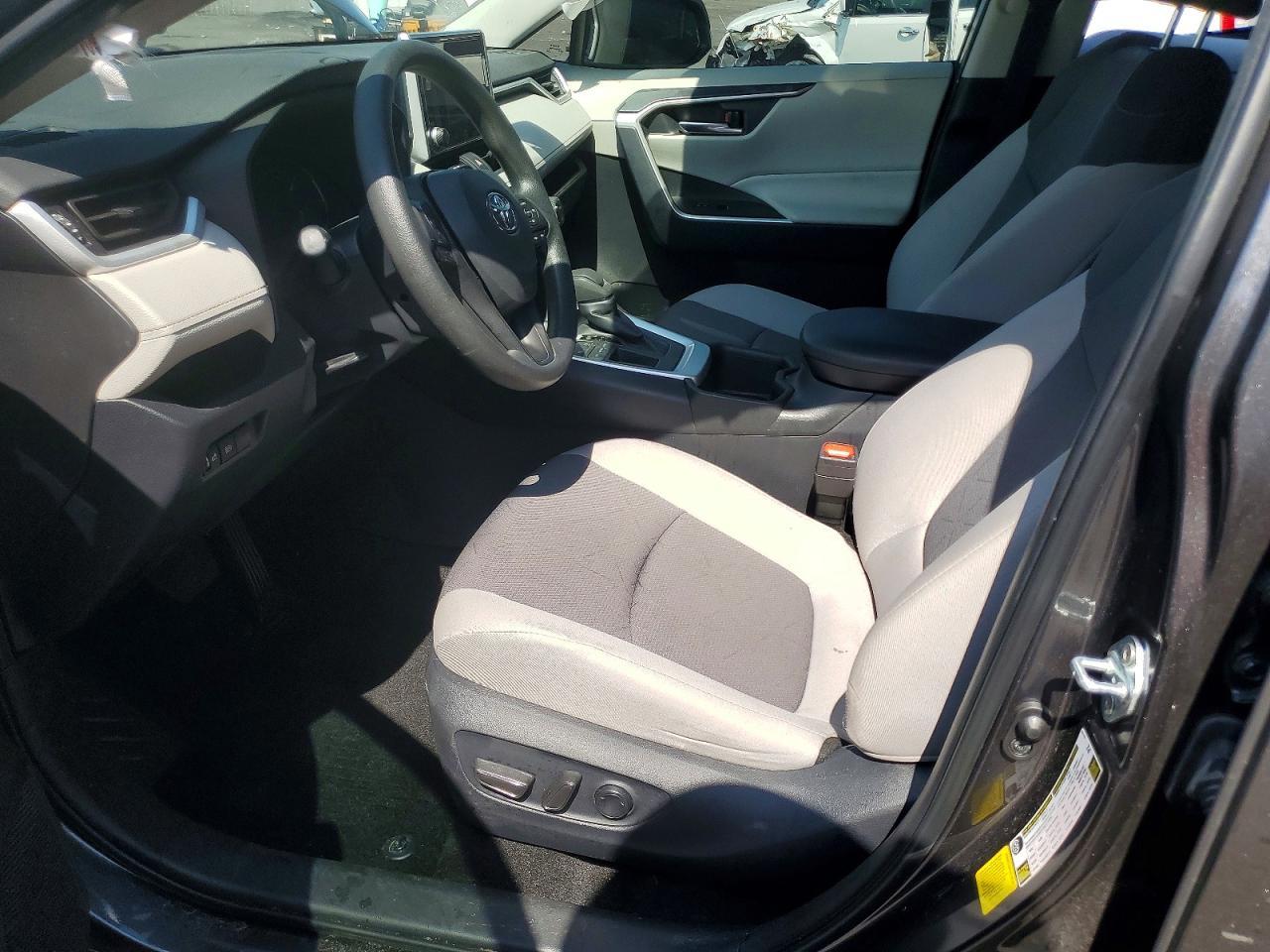 2024 Toyota Rav4 Xle - zdjęcie 7