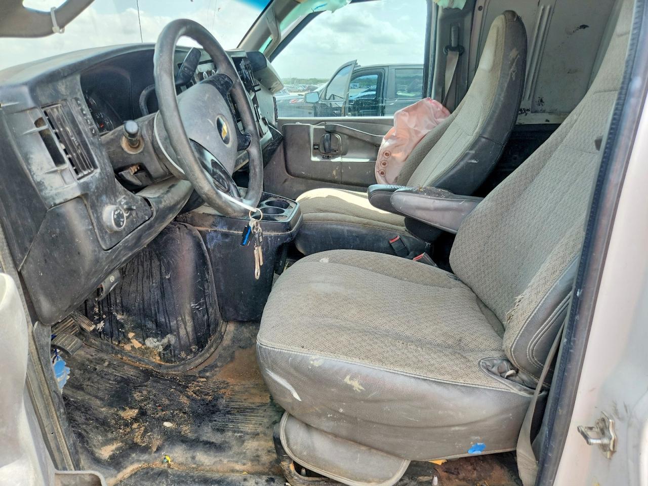 2016 Chevrolet Express G2500 - zdjęcie 7