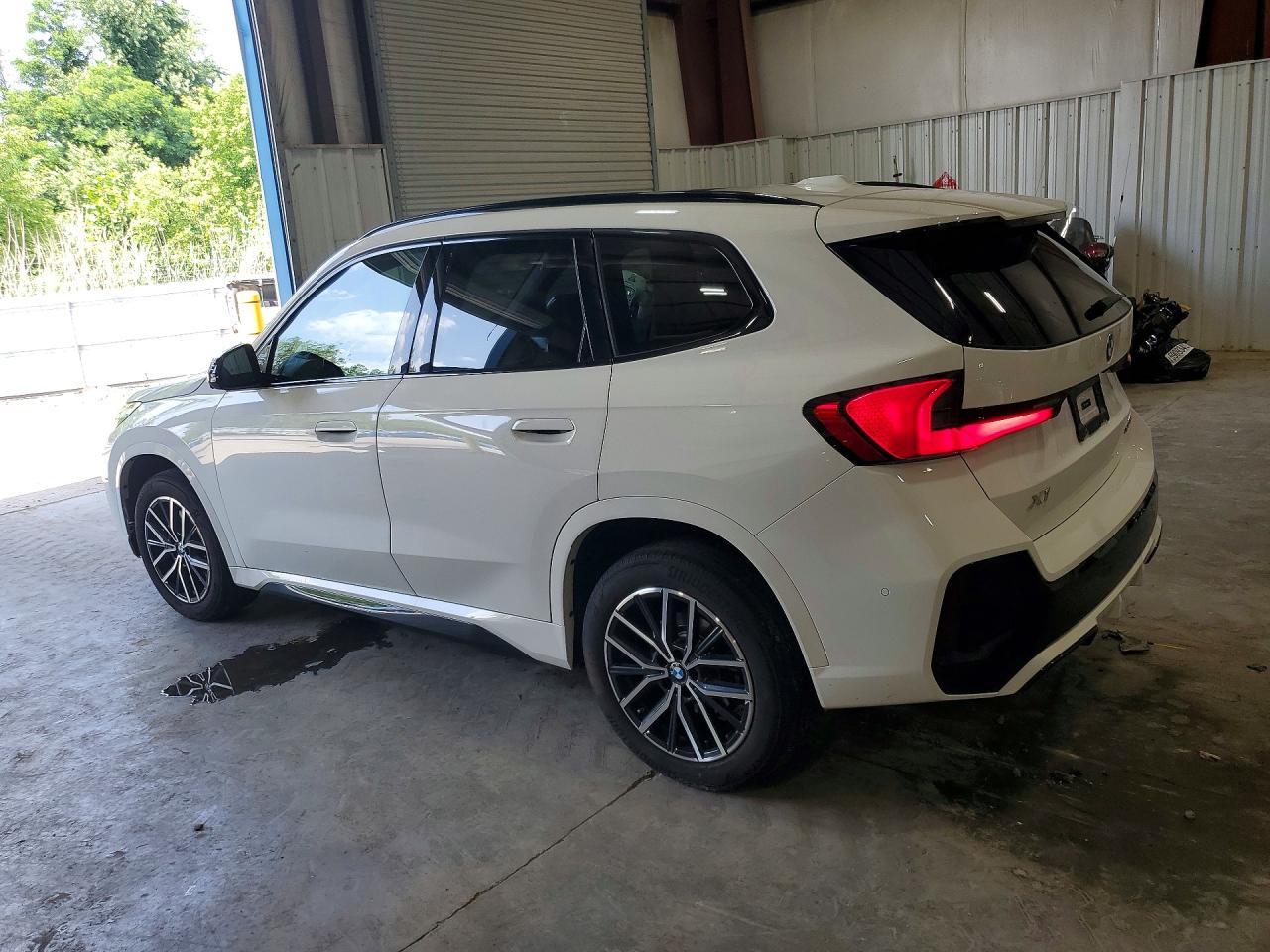 2023 BMW X1 xDrive28I - zdjęcie 2