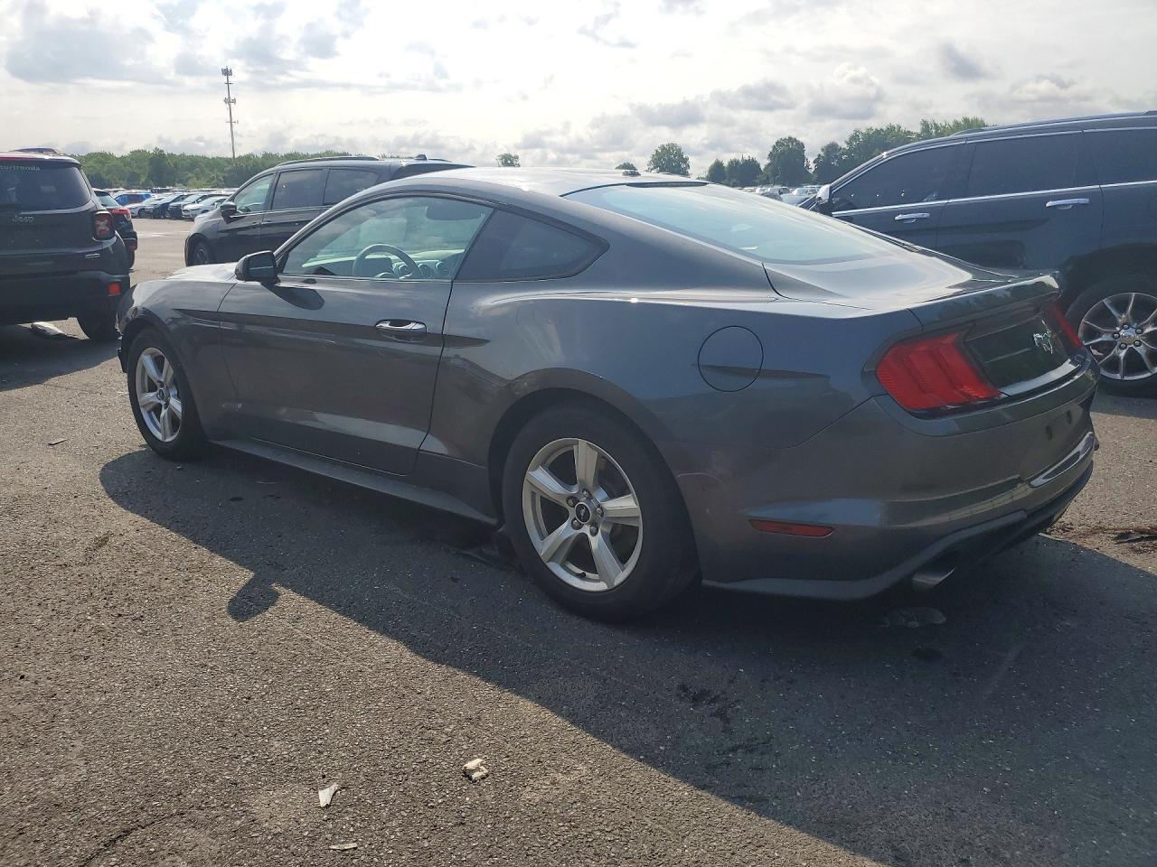 2019 Ford Mustang - zdjęcie 2