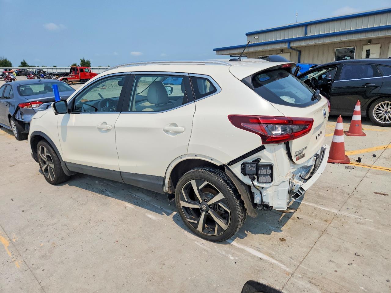 2020 Nissan Rogue Sport Sl - zdjęcie 2